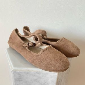 Small Lots Classic Mary Jane Tan